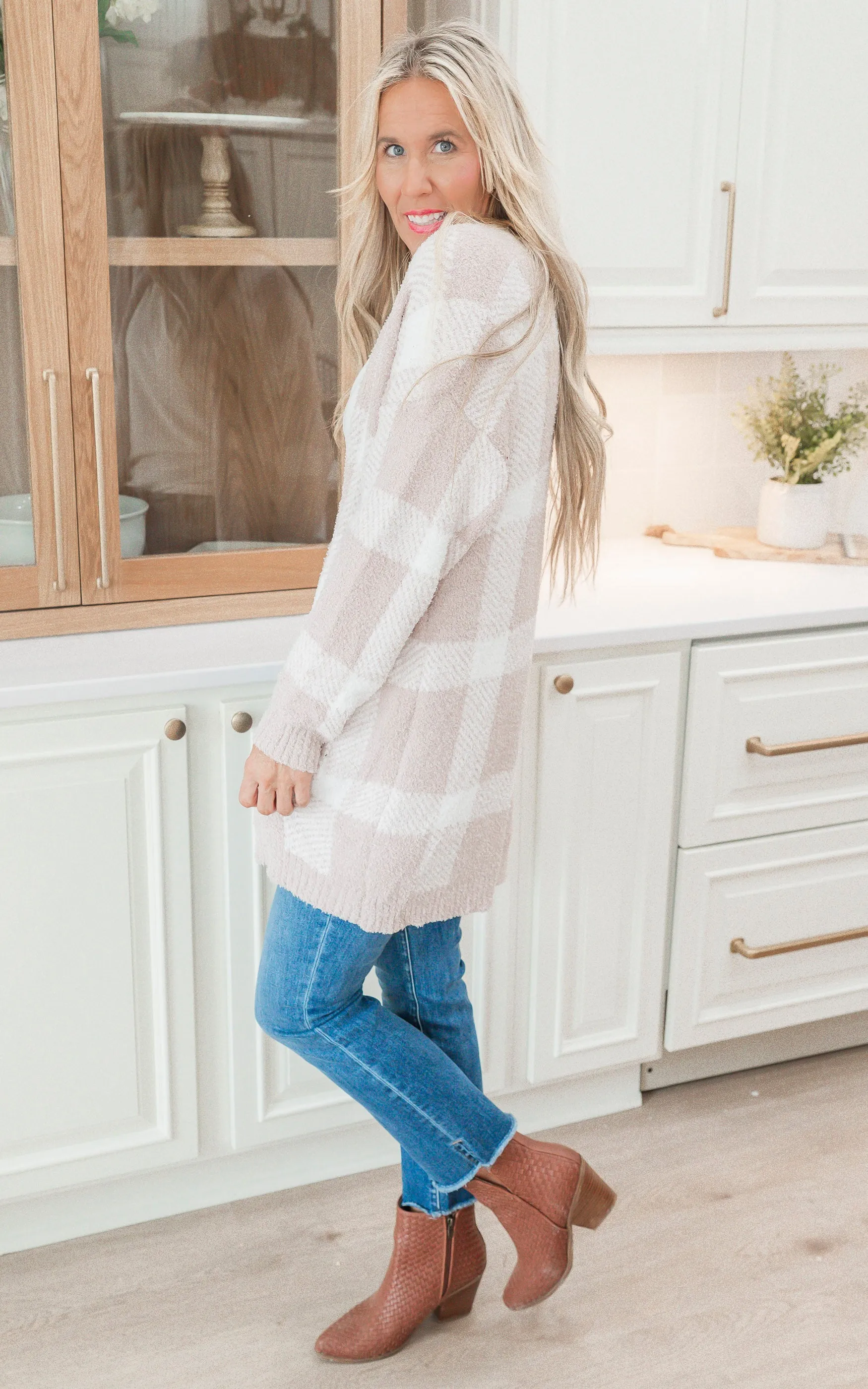 Cream Long Sleeve V-Neck Plaid Cardigan