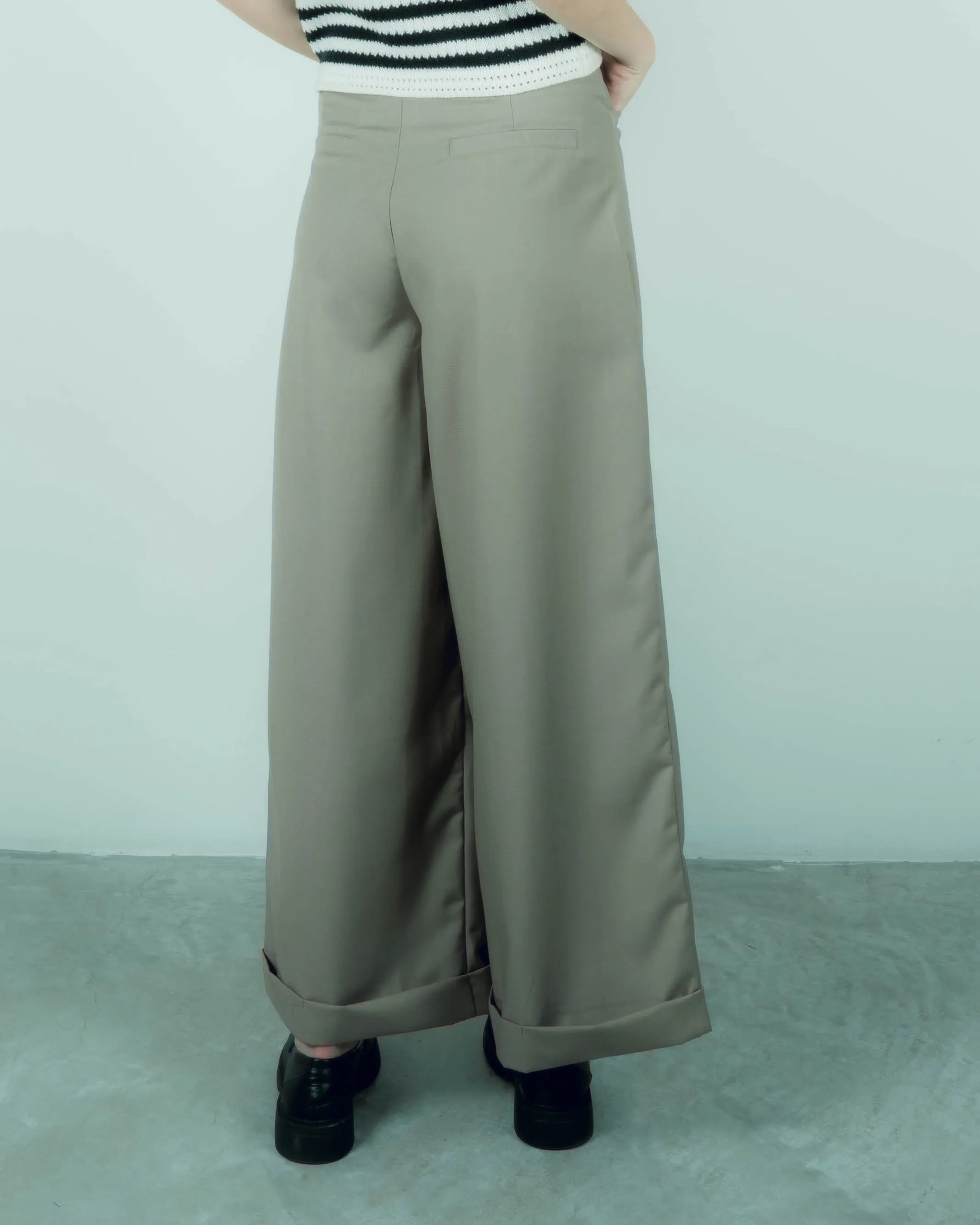 Folded Hem Straight Cut Trousers (Khaki)