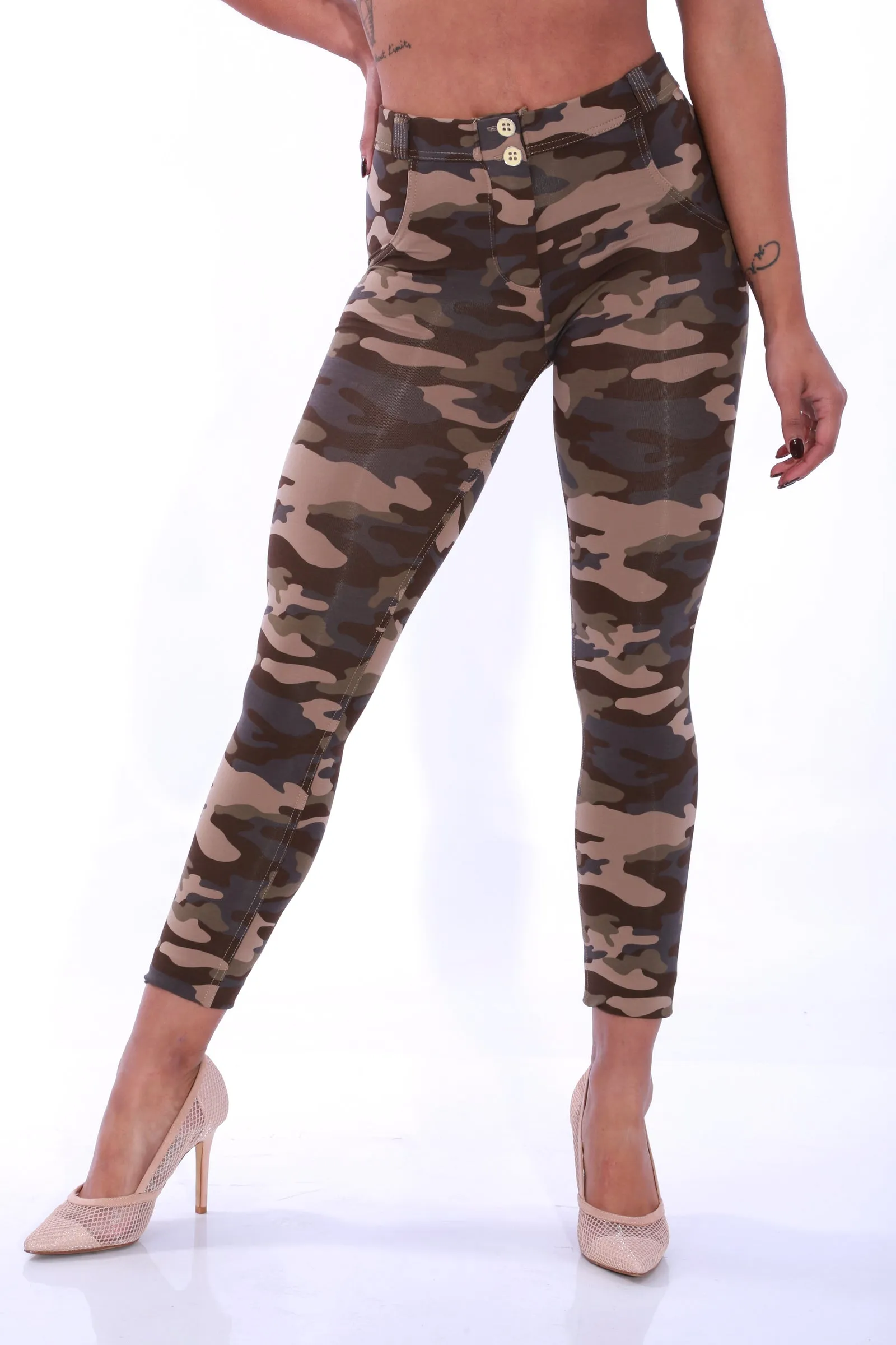 Mid waist Butt lifting Shaping pants - Brown Camo