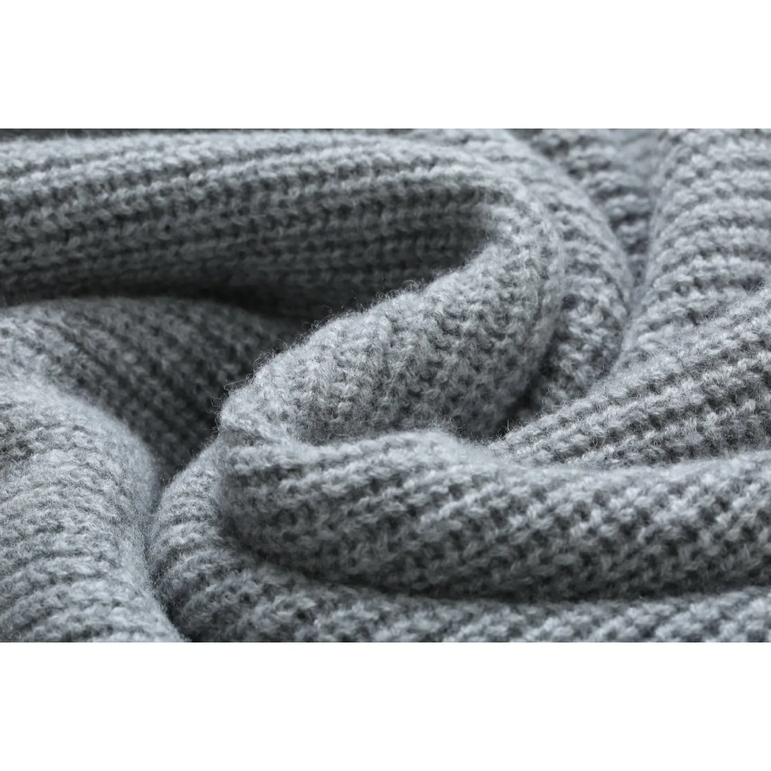 Single Cable Superfine Merino Pullover